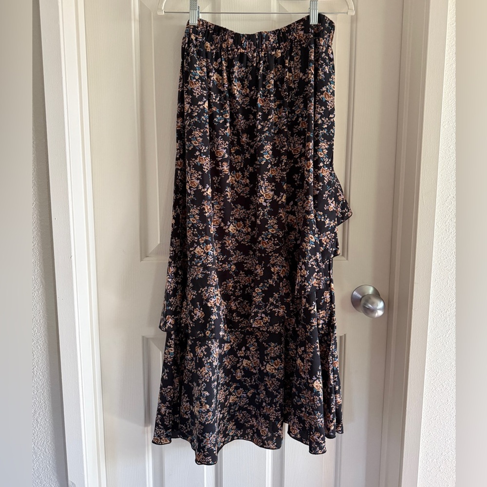 Black Maxi Skirt with Peach Floral Pattern - Picture 3 of 4